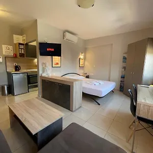 Q Luxury Perea Center , Переа Греция